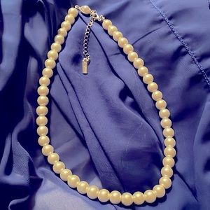 Sarah Coventry 18” necklace